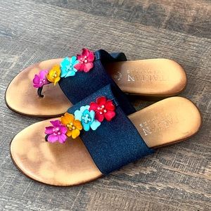 Italian Shoemakers Sandal w/ Flowers Size 6 1/2